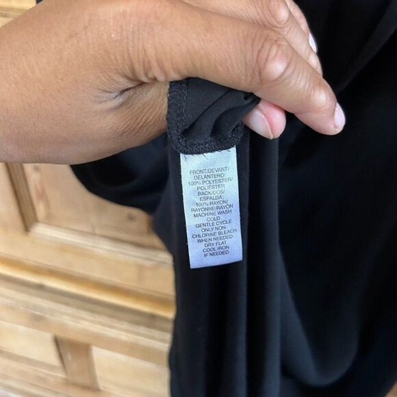 LOFT Small Black V-Neck Blouse Sleeveless Tank Top - Slight Flaw - Picture 3 of 8